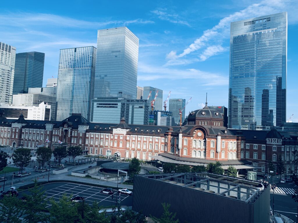 シェアラウンジから見える東京駅舎